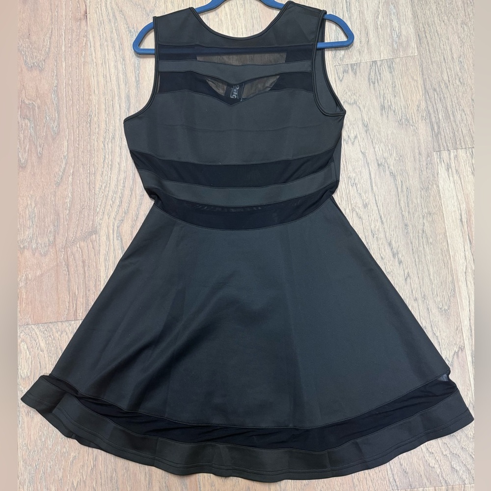 Flirty Black Dress 👗
